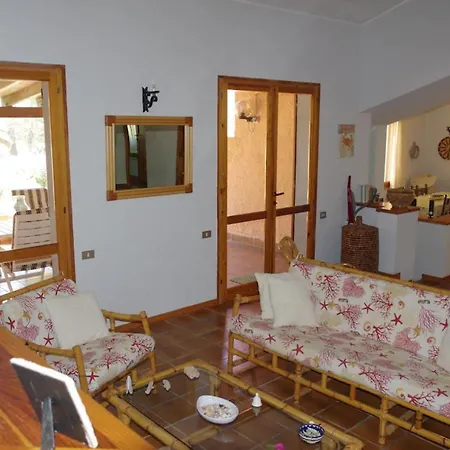 Rosanna Villa